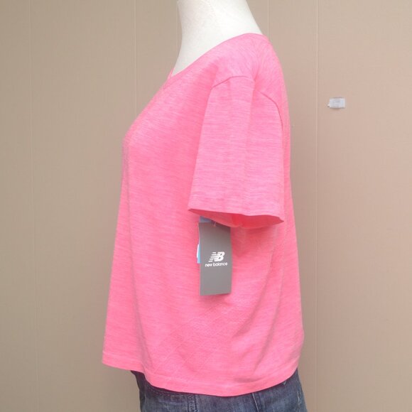 New Balance Women's Drifit Workout Boxy Fit T-Shirt BNWT - Picture 3 of 6